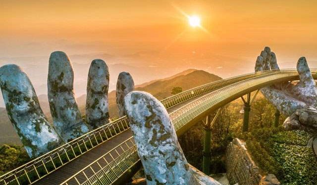 Car from Da Nang to Ba Na Hill