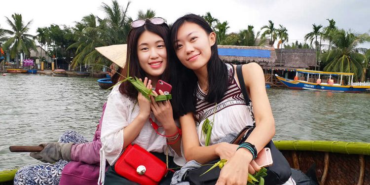 Making beautiful souvenirs (watches, rings, hats…)